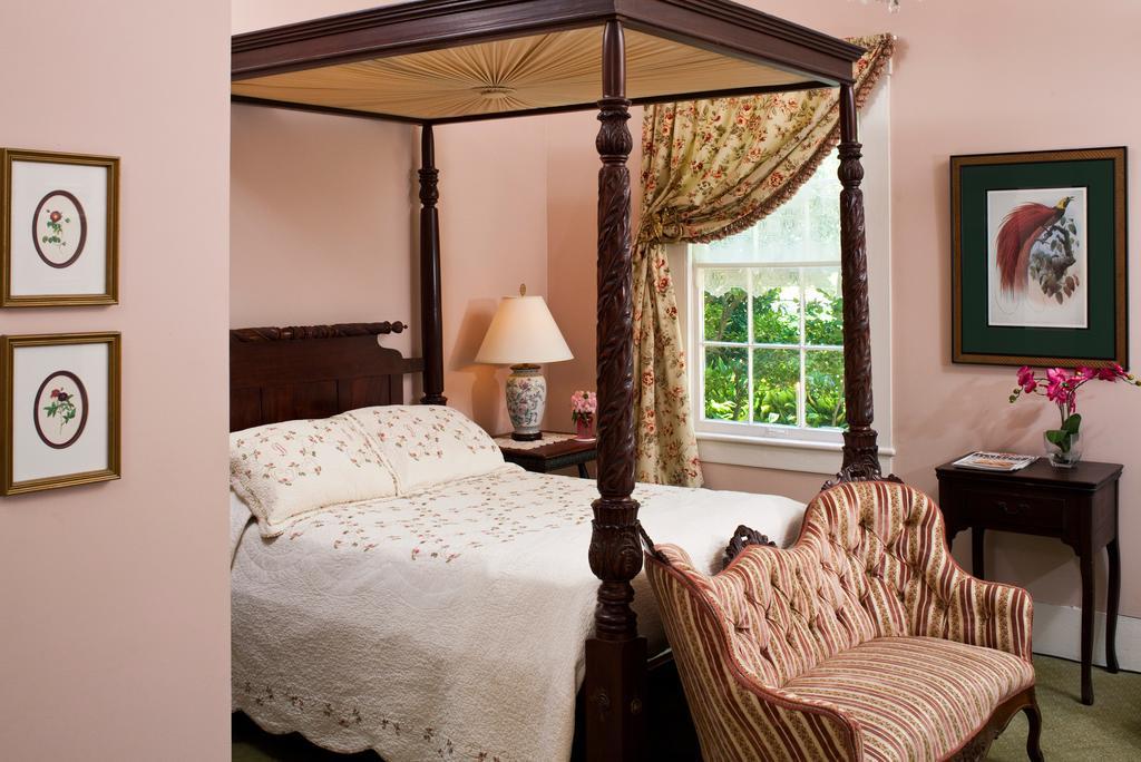 Devereaux Shields House Natchez Room photo