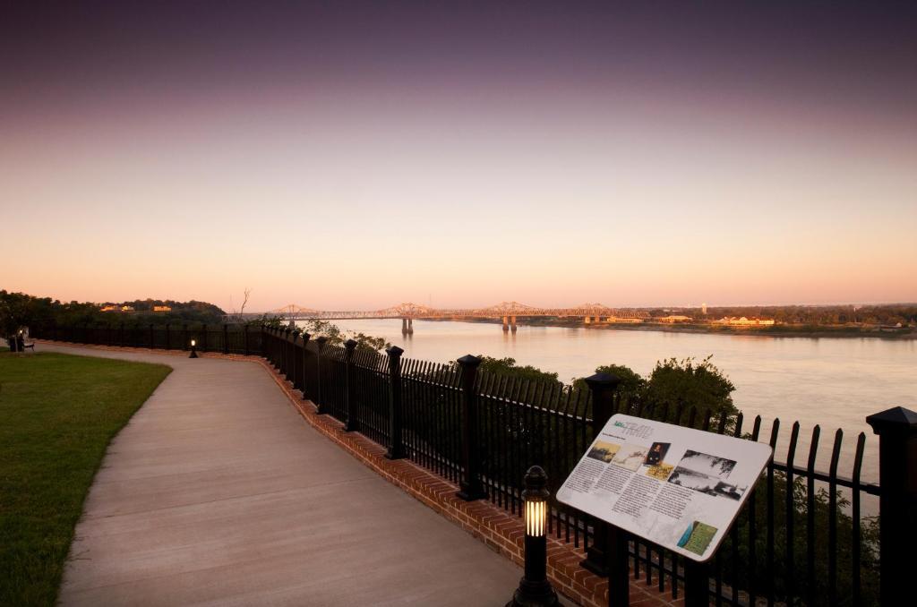 Devereaux Shields House Bed & Breakfast Natchez Exterior photo