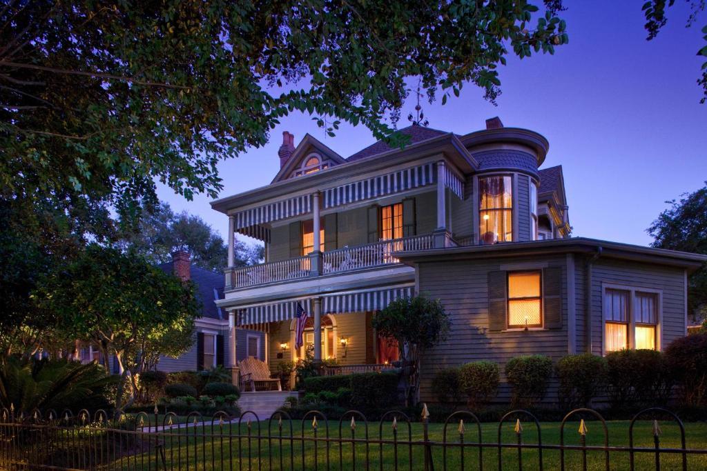 Devereaux Shields House Bed & Breakfast Natchez Exterior photo